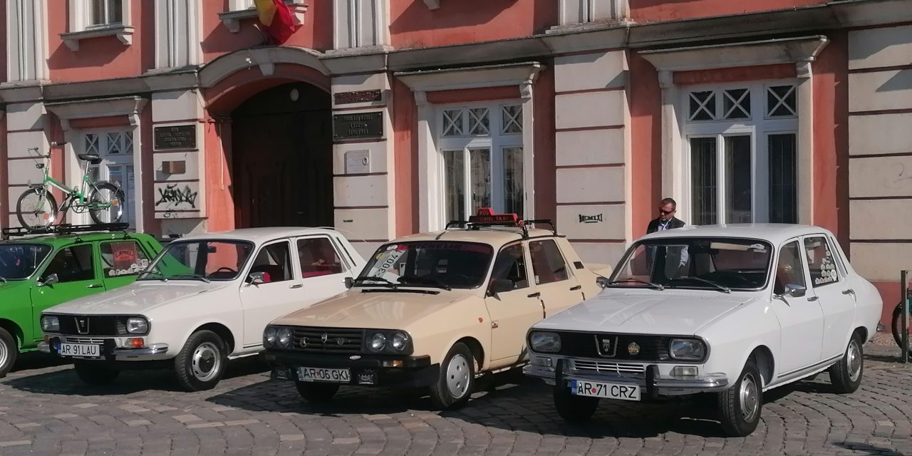 Veterán járművek parádéja