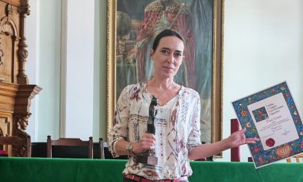 Éder Enikő színművész Poór Lili díjas lett