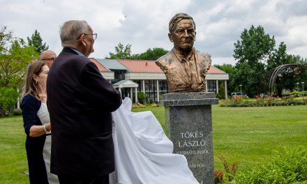 Tőkés László Lakiteleken és Tiszakécskén