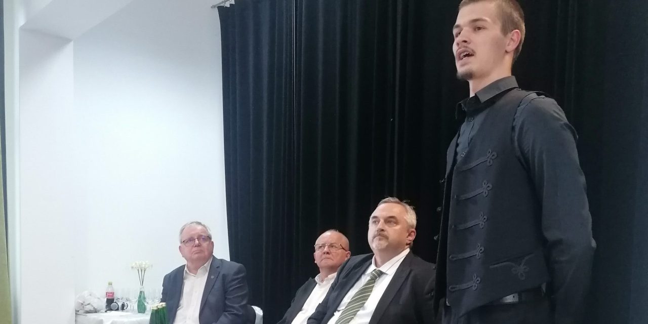 AZ ÖSSZETARTOZÁS NAPJA