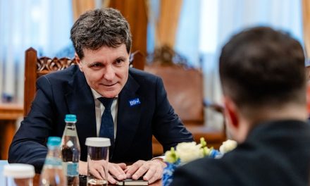 Nicușor Dan megint megpróbálhatja összehozni a szétesett koalíciót