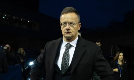Szijjártó Péter lemond parlamenti mandátumáról