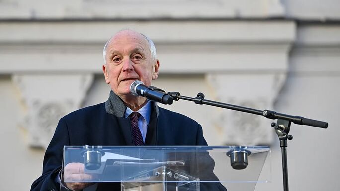 Megválasztották Baka Andrást Magyarország új köztársasági elnökévé