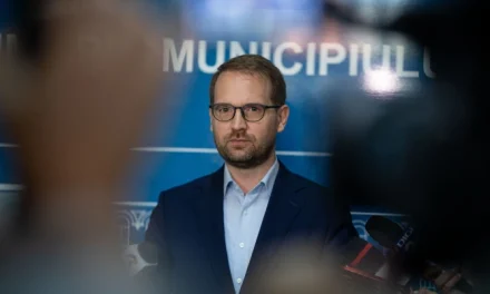Az USR előrehozott választásokat kér
